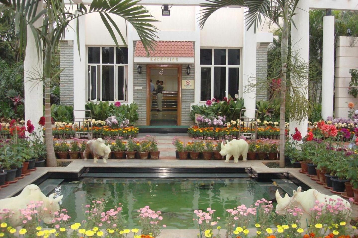 Pragati Resorts Kundakal Bagian luar foto